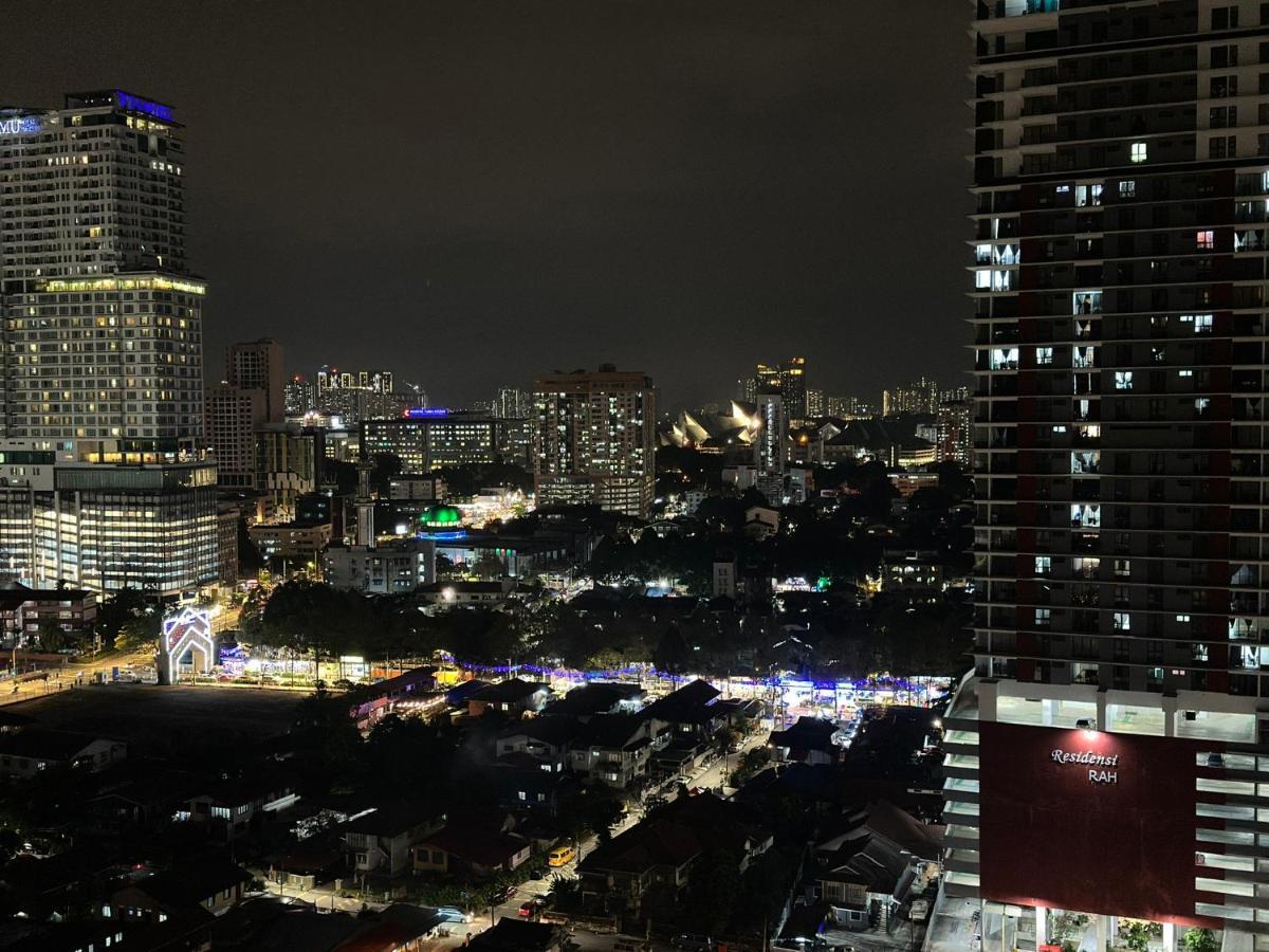 Summer Suites Klcc By Purple Orchid Kuala Lumpur Exterior photo